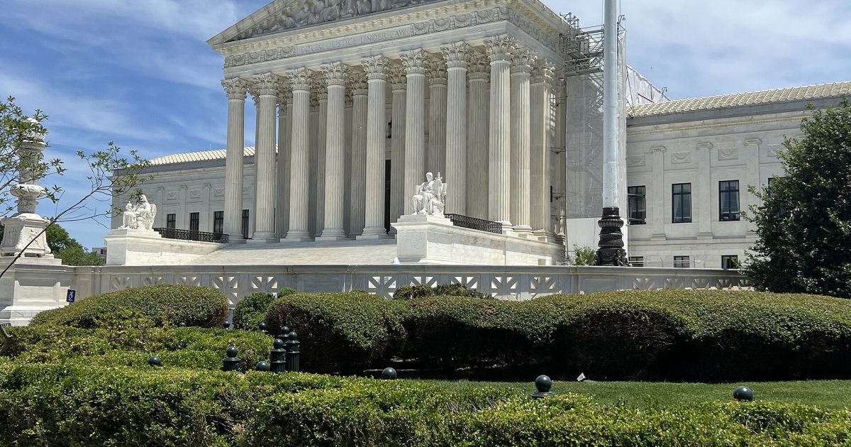 Building of the United States Supreme Court.jpg